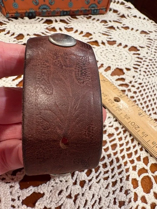 custom leather bracelet - Picture 3 of 3